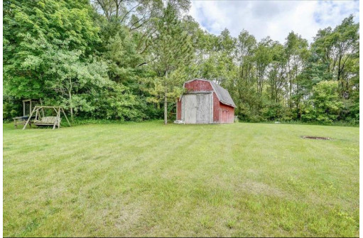 N8855 County Road E, Brooklyn, WI 53521