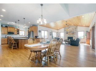 4867 Ridge Rd Deerfield, WI 53531