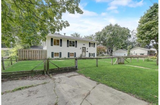 625 Christianson Ave, Madison, WI 53714-1438