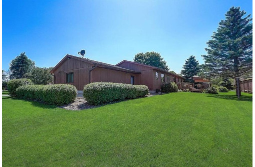 601 Santa Maria Dr, Arlington, WI 53911