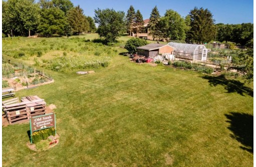 7101 Harvest Hill Rd, Madison, WI 53717