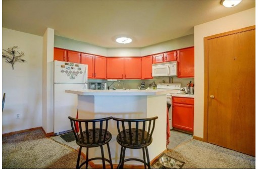 1629 Kings Mill Way 206, Madison, WI 53718