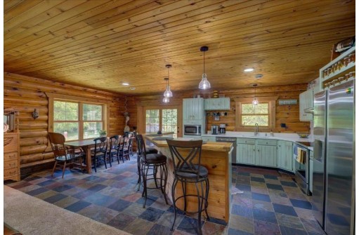 6382 Old Settlers Rd, Mazomanie, WI 53560