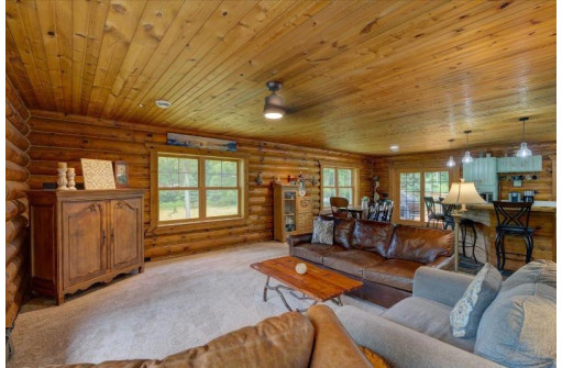 6382 Old Settlers Rd, Mazomanie, WI 53560