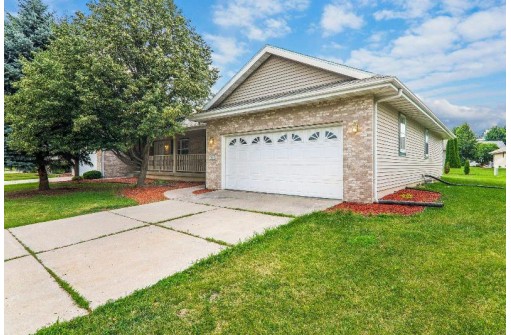 352 Blackberry Ln, DeForest, WI 53532