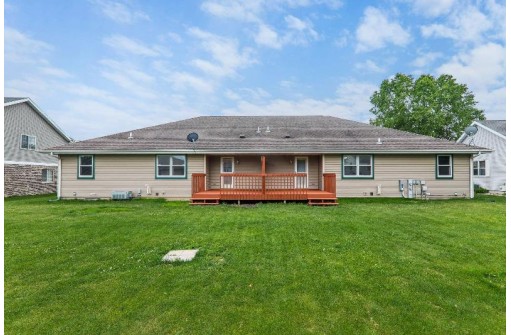 352 Blackberry Ln, DeForest, WI 53532