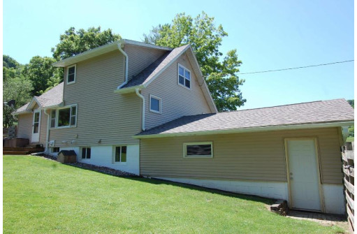 24271 Spring Valley Rd, Richland Center, WI 53581