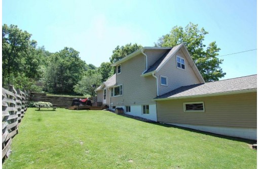 24271 Spring Valley Rd, Richland Center, WI 53581