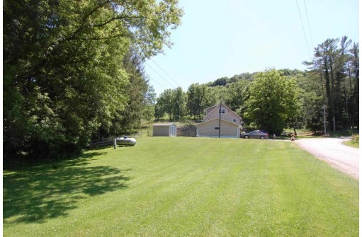 24271 Spring Valley Rd, Richland Center, WI 53581