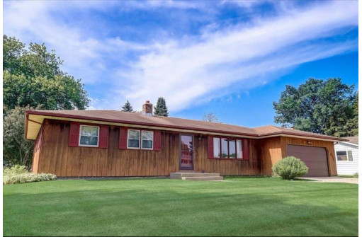 830 S Perry Pky, Oregon, WI 53575