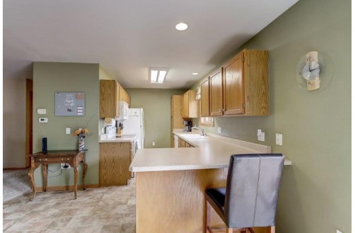 632 Constitution Ln, DeForest, WI 53532