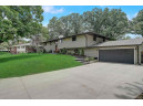 722 William Dr, Sun Prairie, WI 53590