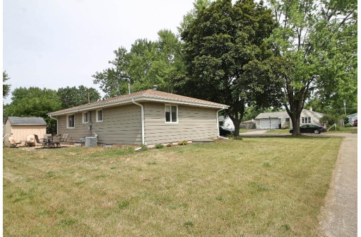 1603 Roosevelt Ave, Janesville, WI 53546