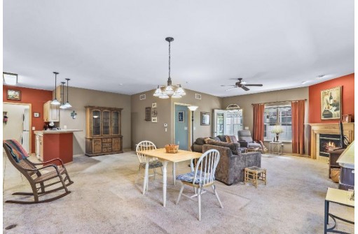 693 Clardell Dr, Sun Prairie, WI 53590