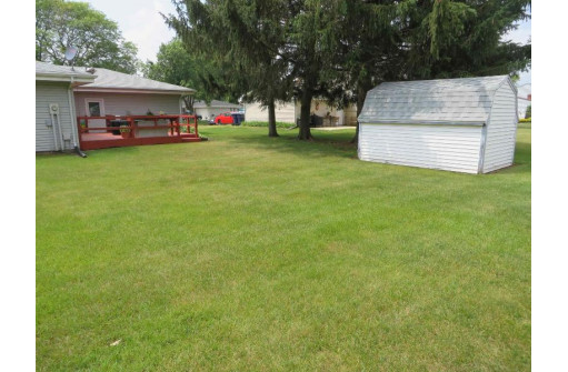 326 Beechwood Dr, Janesville, WI 53548