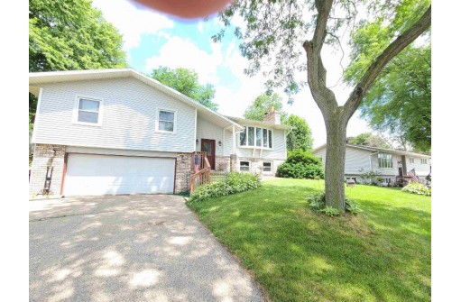 404 Acker Pky, DeForest, WI 53532