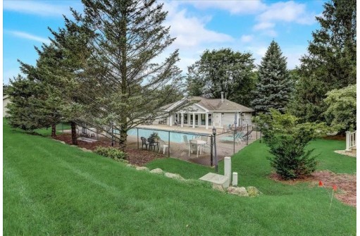 106 N Oak Grove Dr, Madison, WI 53717