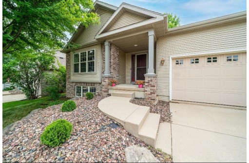 1429 Dayflower Dr, Madison, WI 53719