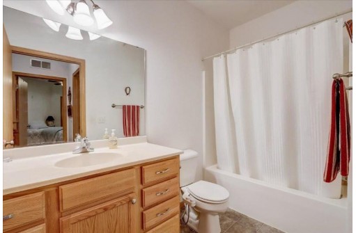 141 Metro Terr 304, Madison, WI 53718