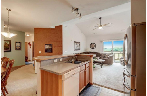 141 Metro Terr 304, Madison, WI 53718