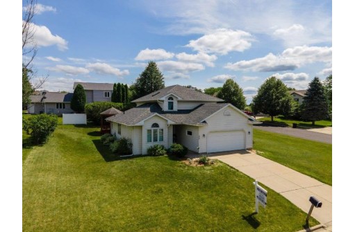 639 Eaglewatch Dr, DeForest, WI 53532