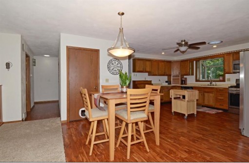 749 S Walker Way, Sun Prairie, WI 53590