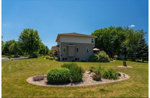 692 Featherwood Pass, Sun Prairie, WI 53590