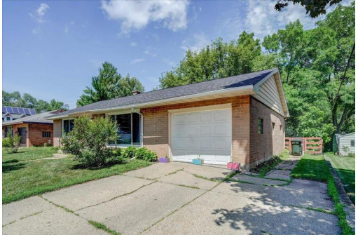 1117 W Wisconsin St, Portage, WI 53901