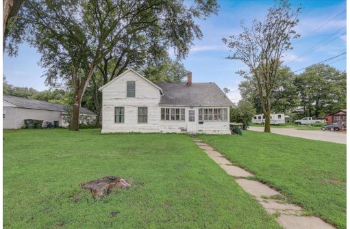 904 Water St, Prairie Du Sac, WI 53578