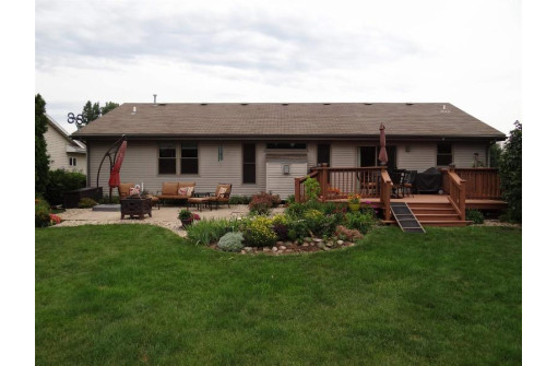 1124 Bruin Ln, Janesville, WI 53545