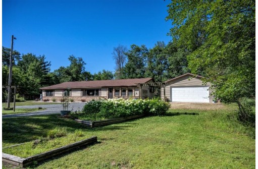 W4608 Crane Ln, Mauston, WI 53948