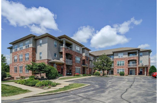 141 Metro Terr 301, Madison, WI 53718