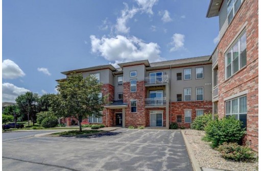 141 Metro Terr 301, Madison, WI 53718