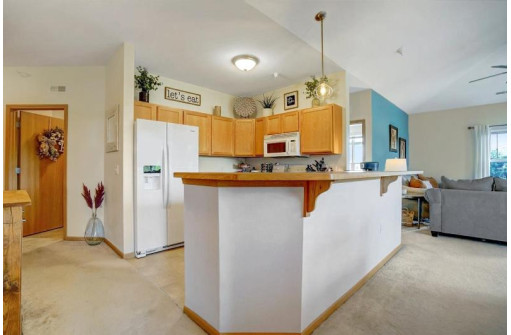 141 Metro Terr 301, Madison, WI 53718