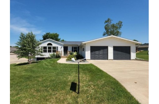 310 E North St, Dodgeville, WI 53533