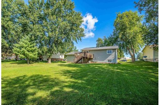 1401 Jackson St, Stoughton, WI 53589