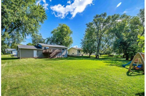 1401 Jackson St, Stoughton, WI 53589