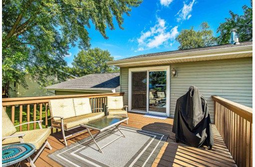 1401 Jackson St, Stoughton, WI 53589