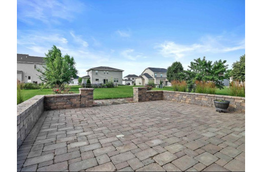 2375 Walnut Hill Ln, Sun Prairie, WI 53590