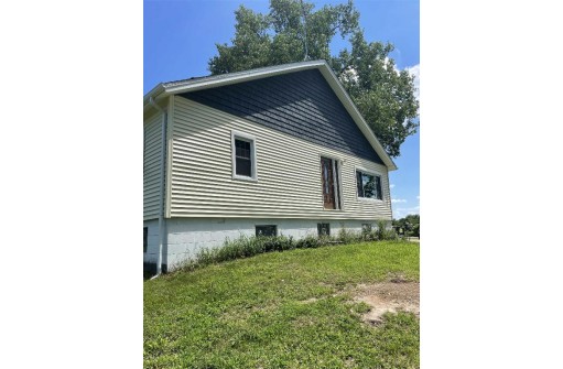 N5619 Johnson Rd, New Lisbon, WI 53950