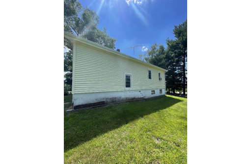 N5619 Johnson Rd, New Lisbon, WI 53950