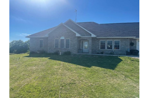 2058 Airport Rd, Platteville, WI 53818