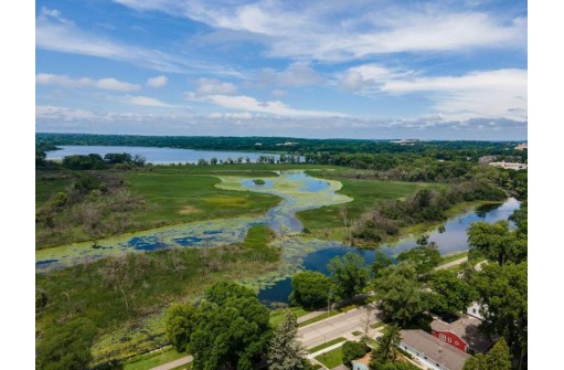 1328 Fish Hatchery Rd, Madison, WI 53715