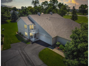 1369 Sienna Crossing Janesville, WI 53546