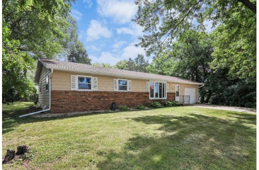 4901 Terminal Dr, McFarland, WI 53558