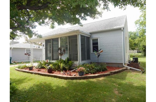 715 W Brown St, Waupun, WI 53963