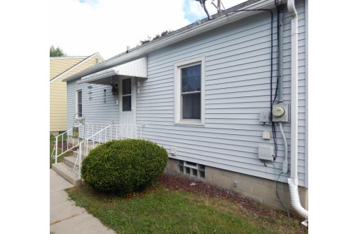 715 W Brown St, Waupun, WI 53963