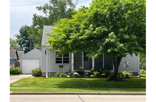 715 W Brown St, Waupun, WI 53963