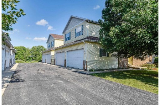 4011 Maple Grove Dr, Madison, WI 53719