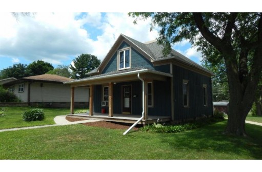 134 E North St, Dodgeville, WI 53533